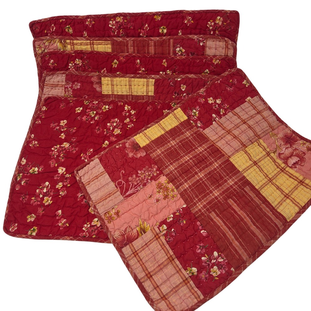 VTG Red Quilted Floral Patchwork Placemats Set of 6 Reversible Farmhouse Decor